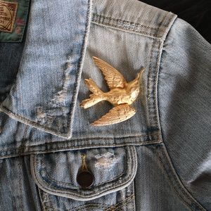 VINTAGE hummingbird pin